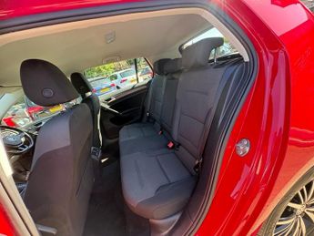 VOLKSWAGEN GOLF 1.6 TDI SE Nav Hatchback 5dr Diesel DSG Euro 6 (s/s) (115 ps)