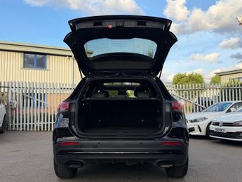 MERCEDES-BENZ GLA 2.0 GLA220d AMG Line (Premium Plus) SUV 5dr Diesel 8G-DCT 4MATIC