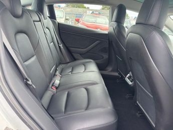 TESLA Model 3 (Dual Motor) Long Range Saloon 4 Door Electric Automatic White 4