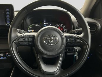 TOYOTA YARIS 1.5 VVT-h Icon Hatchback 5dr Petrol Hybrid E-CVT Euro 6 (s/s) (1