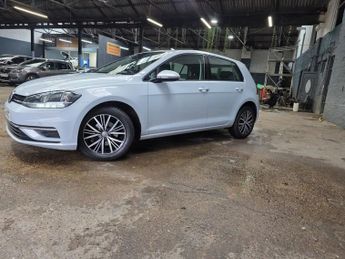 VOLKSWAGEN GOLF 1.6 TDI SE Nav Hatchback 5dr Diesel DSG Euro 6 (s/s) (115 ps)