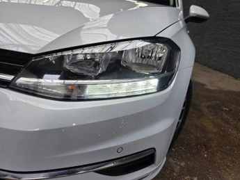 VOLKSWAGEN GOLF 1.6 TDI SE Nav Hatchback 5dr Diesel DSG Euro 6 (s/s) (115 ps)