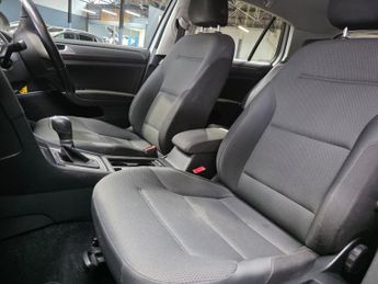 VOLKSWAGEN GOLF 1.6 TDI SE Nav Hatchback 5dr Diesel DSG Euro 6 (s/s) (115 ps)