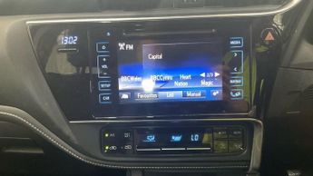 TOYOTA AURIS 1.8 VVT-h Icon Touring Sports 5dr Petrol Hybrid CVT Euro 6 (s/s)