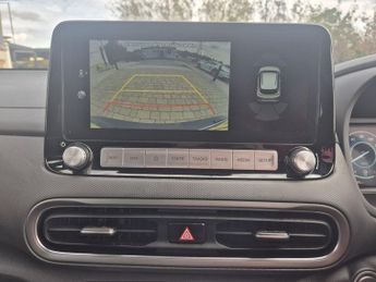 HYUNDAI KONA 39kWh Premium SUV 5dr Electric Auto (10.5kW Charger) (136 ps)