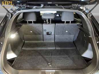 TOYOTA URBAN CRUISER 61kWh Design SUV 5dr Electric Auto (174 ps)
