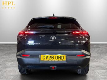 TOYOTA URBAN CRUISER 61kWh Design SUV 5dr Electric Auto (174 ps)