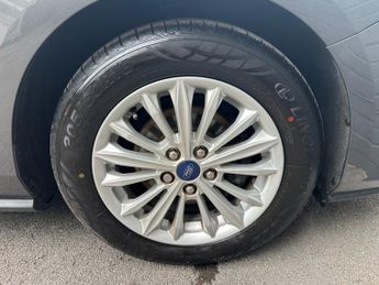 FORD FOCUS 1.0T EcoBoost Titanium Hatchback 5dr Petrol Manual Euro 6 (s/s) 