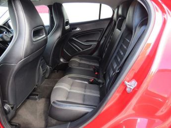 MERCEDES-BENZ GLA 1.6 GLA180 Urban Edition SUV 5dr Petrol 7G-DCT Euro 6 (s/s) (122