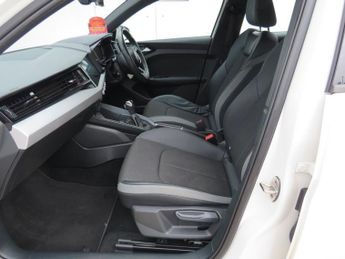 AUDI A1 1.0 TFSI 30 S line Sportback 5dr Petrol S Tronic Euro 6 (s/s) (1