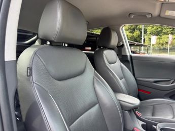 HYUNDAI IONIQ 1.6 h-GDi Premium SE Hybrid 5dr 
