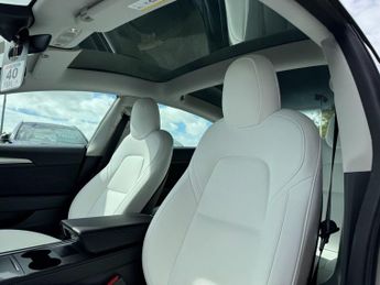 TESLA Model 3 (Dual Motor) Performance Saloon 4dr Electric Auto 4WDE (Performa