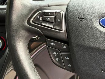 FORD KUGA 1.5 TDCi Titanium SUV 5dr Diesel Powershift Euro 6 (s/s) (120 ps