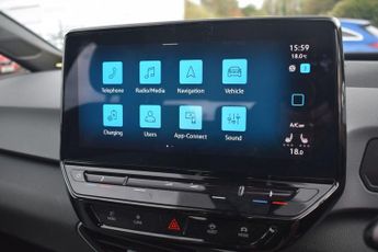 VOLKSWAGEN ID.3 Pro 58kWh Life Hatchback 5dr Electric Auto (145 ps)