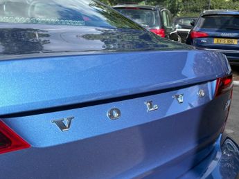 VOLVO S90 2.0 D4 R-Design Saloon 4dr Diesel Auto Euro 6 (s/s) (190 ps)