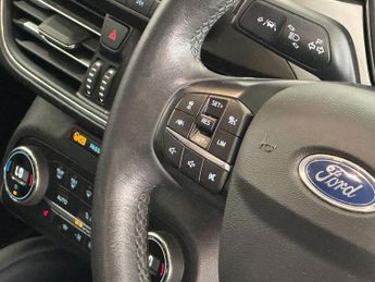 FORD FOCUS 1.0T EcoBoost Titanium Hatchback 5dr Petrol Auto Euro 6 (s/s) (1
