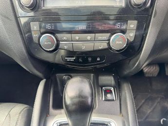 NISSAN QASHQAI 1.6 dCi Tekna SUV 5dr Diesel XTRON 2WD Euro 5 (s/s) (130 ps)