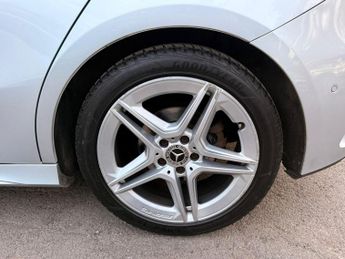 MERCEDES-BENZ A CLASS 1.5 A180d AMG Line (Premium Plus 2) 7G-DCT Euro 6 (s/s) 5dr