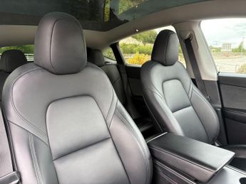 TESLA MODEL Y (Dual Motor) Performance SUV 5dr Electric Auto 4WDE (426 bhp)