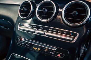 MERCEDES-BENZ GLC 2.1 GLC220d SE (Executive) SUV 5dr Diesel G-Tronic 4MATIC Euro 6