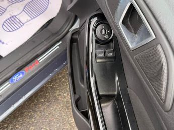 FORD FIESTA 1.0T EcoBoost Titanium Hatchback 5dr Petrol Powershift Euro 5 (1