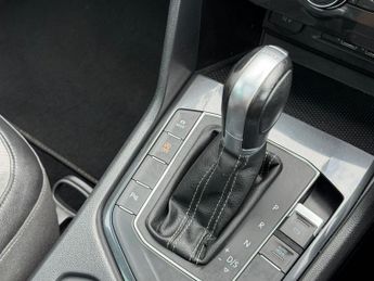 VOLKSWAGEN TIGUAN 2.0 TDI R-Line SUV 5dr Auto Diesel DSG Euro 6 (s/s) (150 ps)