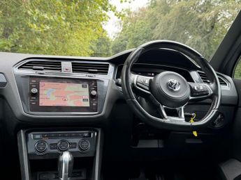 VOLKSWAGEN TIGUAN 2.0 TDI R-Line SUV 5dr Auto Diesel DSG Euro 6 (s/s) (150 ps)