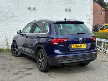 VOLKSWAGEN TIGUAN 2.0 TDI BlueMotion Tech SE Navigation SUV 5dr Diesel DSG 4Motion