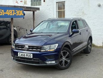 VOLKSWAGEN TIGUAN 2.0 TDI BlueMotion Tech SE Navigation SUV 5dr Diesel DSG 4Motion