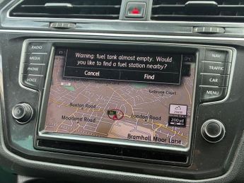 VOLKSWAGEN TIGUAN 2.0 TDI BlueMotion Tech SE Navigation SUV 5dr Diesel DSG 4Motion