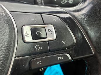 VOLKSWAGEN TIGUAN 2.0 TDI BlueMotion Tech SE Navigation SUV 5dr Diesel DSG 4Motion