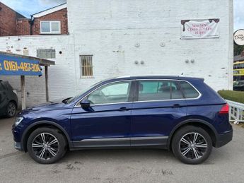 VOLKSWAGEN TIGUAN 2.0 TDI BlueMotion Tech SE Navigation SUV 5dr Diesel DSG 4Motion
