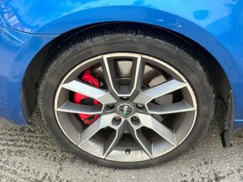 SKODA OCTAVIA 2.0 TDI vRS Hatchback 5dr Diesel DSG Euro 6 (s/s) (SNav) (184 ps