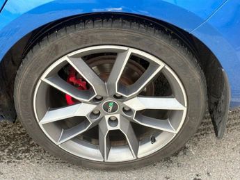 SKODA OCTAVIA 2.0 TDI vRS Hatchback 5dr Diesel DSG Euro 6 (s/s) (SNav) (184 ps