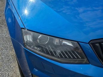 SKODA OCTAVIA 2.0 TDI vRS Hatchback 5dr Diesel DSG Euro 6 (s/s) (SNav) (184 ps