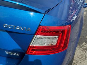 SKODA OCTAVIA 2.0 TDI vRS Hatchback 5dr Diesel DSG Euro 6 (s/s) (SNav) (184 ps