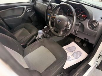 DACIA DUSTER 1.5 dCi Laureate SUV 5dr Diesel EDC Euro 6 (s/s) (110 ps)