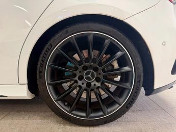 MERCEDES-BENZ A CLASS 2.0 A35 AMG (Premium Plus) Hatchback 5dr Petrol 7G-DCT 4MATIC Eu