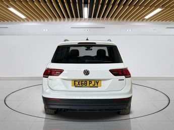 VOLKSWAGEN TIGUAN 2.0 TDI SE Navigation SUV 5dr Diesel DSG 4Motion Euro 6 (s/s) (1