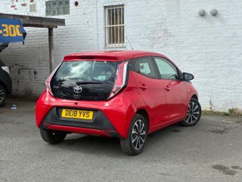 TOYOTA AYGO 1.0 VVT-i x-play Hatchback 5dr Petrol Manual Euro 6 (68 ps)