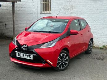 TOYOTA AYGO 1.0 VVT-i x-play Hatchback 5dr Petrol Manual Euro 6 (68 ps)
