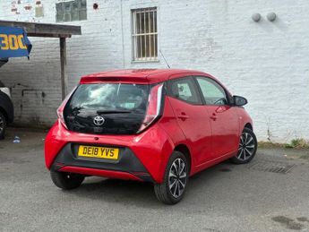 TOYOTA AYGO 1.0 VVT-i x-play Hatchback 5dr Petrol Manual Euro 6 (68 ps)