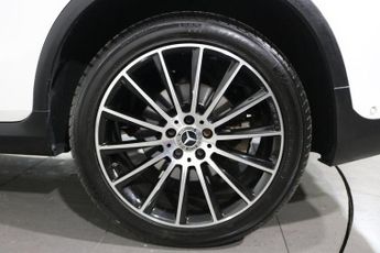MERCEDES-BENZ GLC 2.1 GLC220d AMG Line SUV 5dr Diesel G-Tronic 4MATIC Euro 6 (s/s)