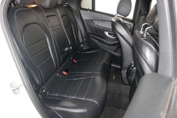 MERCEDES-BENZ GLC 2.1 GLC220d AMG Line SUV 5dr Diesel G-Tronic 4MATIC Euro 6 (s/s)