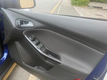 FORD FOCUS 1.0T EcoBoost Titanium Hatchback 5dr Petrol Manual Euro 6 (s/s) 