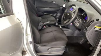 HYUNDAI I30 1.4 ES Hatchback 5dr Petrol Manual Euro 4 (108 bhp)