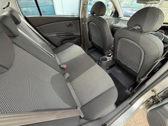 KIA RIO 1.4 2 IPD Hatchback 5dr Petrol Automatic (165 g/km, 95 bhp)