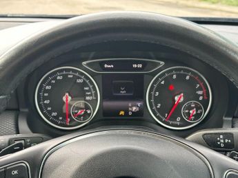 MERCEDES-BENZ A CLASS 1.6 A180 SE Hatchback 5dr Petrol 7G-DCT Euro 6 (s/s) (122 ps)