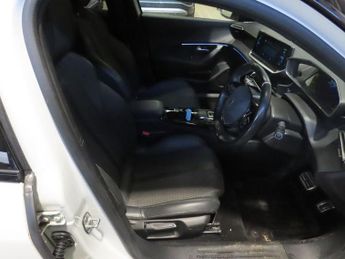 PEUGEOT E-2008 50kWh GT SUV 5dr Electric Auto (7kW Charger) (136 ps)