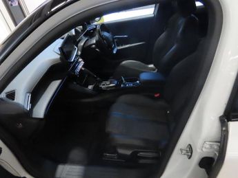 PEUGEOT E-2008 50kWh GT SUV 5dr Electric Auto (7kW Charger) (136 ps)